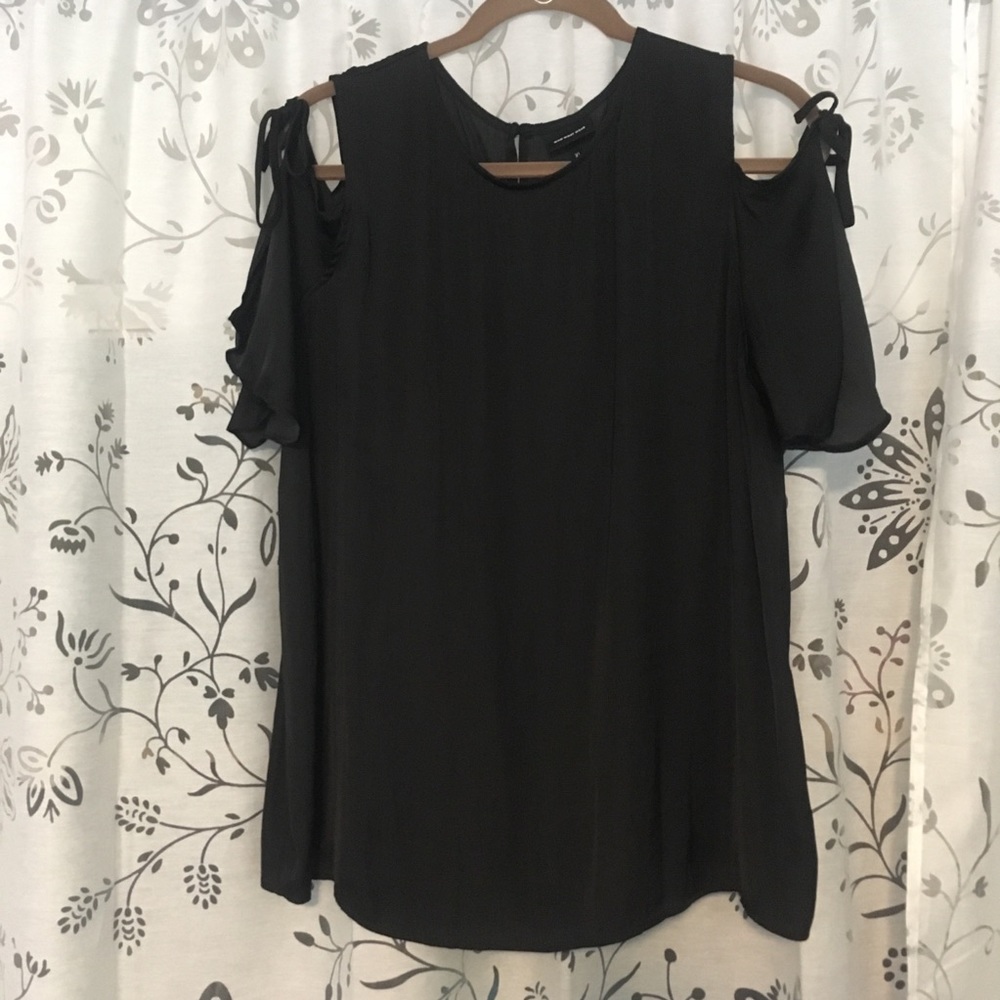 Black XL dressy cold shoulder satin-like top